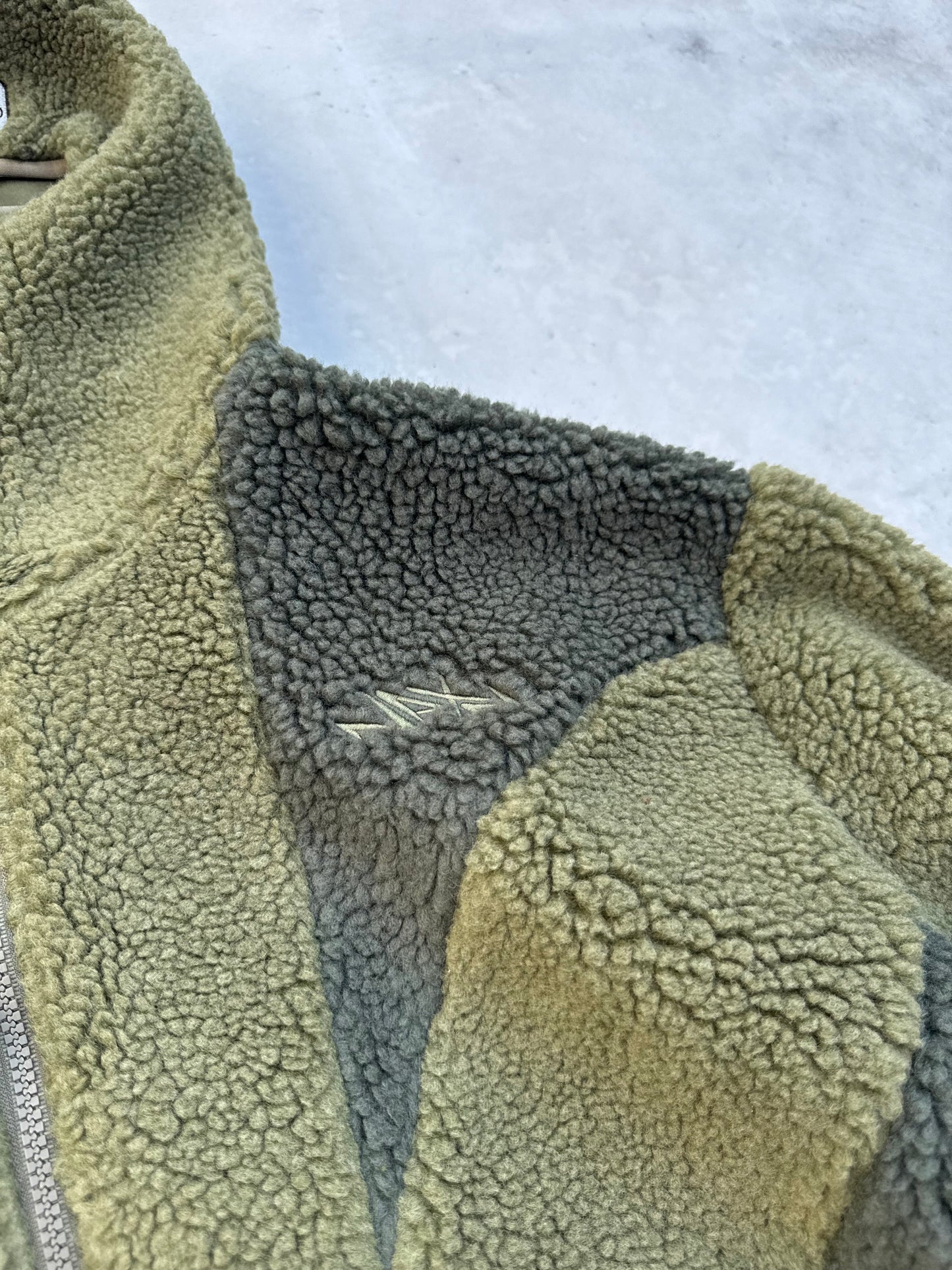 Premium Oversized Urban Fleece Jacket with Embroidered Streetwear Detail