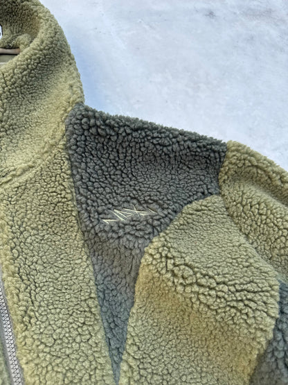 Premium Oversized Urban Fleece Jacket with Embroidered Streetwear Detail